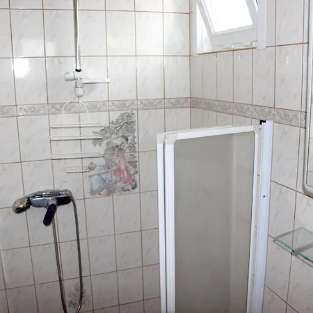 House With 2 Bedrooms In With Terrace